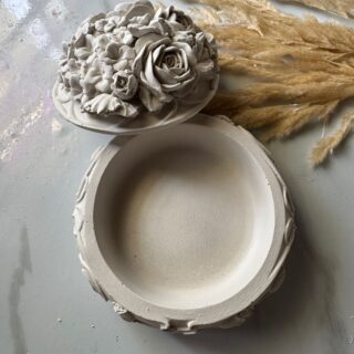 Rose and hydrangea Trinket box mold with floral carved base