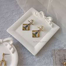 bow trinket - square