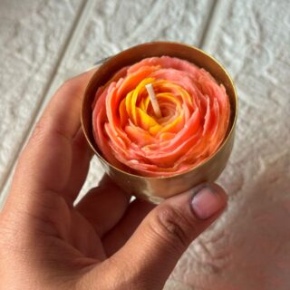 Hammered glass shape urli