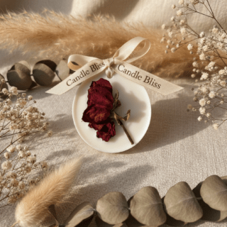 Romance in bloom - wax sachet with real dried rose