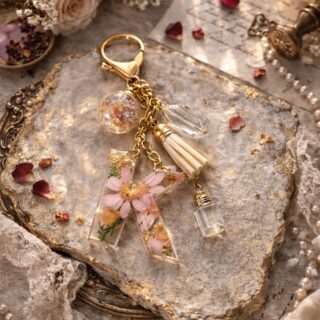 Premium Resin keychain - with ur flowers