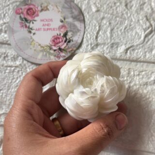 layered petals flower - medium