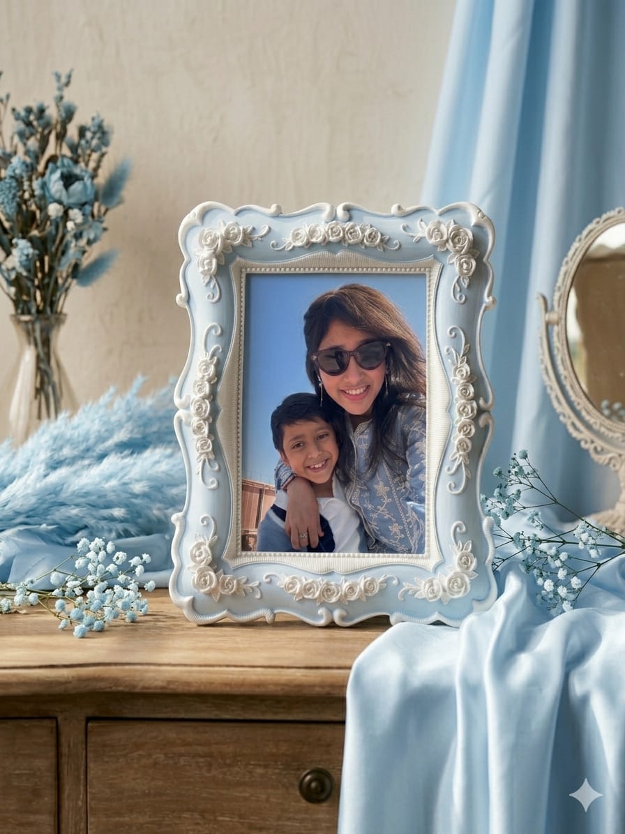 Photo frame - Handcasted with resin