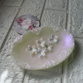 Pretty opal 5 petal flower - pack of 50