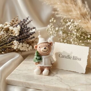 Teddy bear with a christmass tree