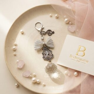Victorian era - super stylish lumba cum bag charm