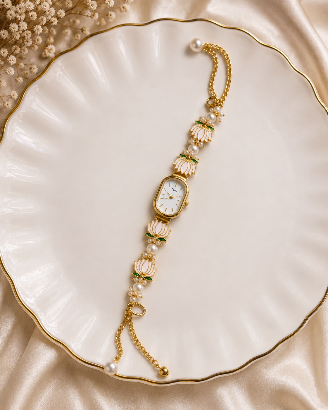 10-White lotus watch style lumbi